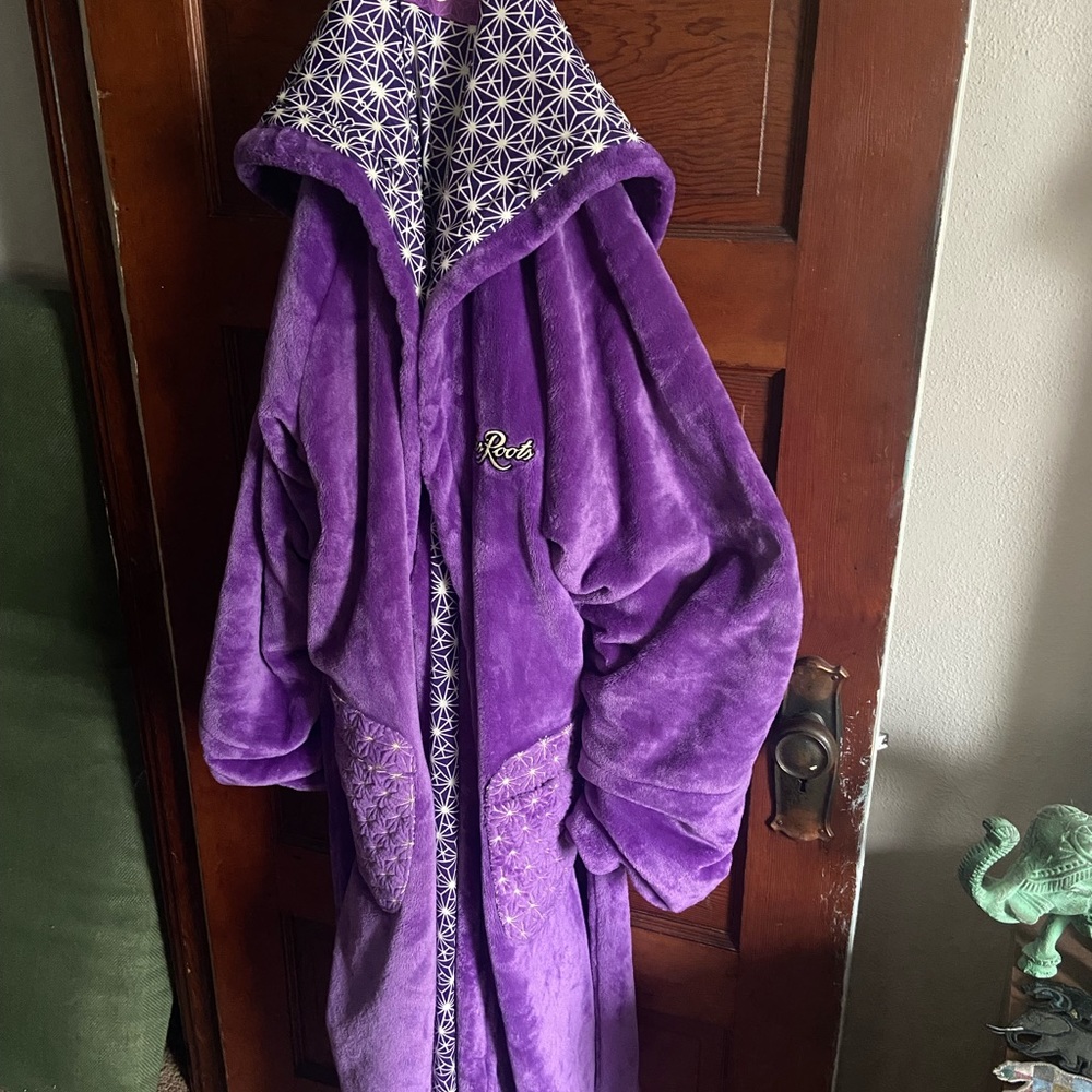 One Grassroots California Crownroots bathrobe osfa
